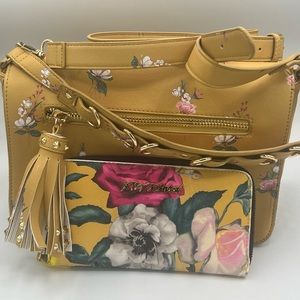 Betsy Johnson floral wallet